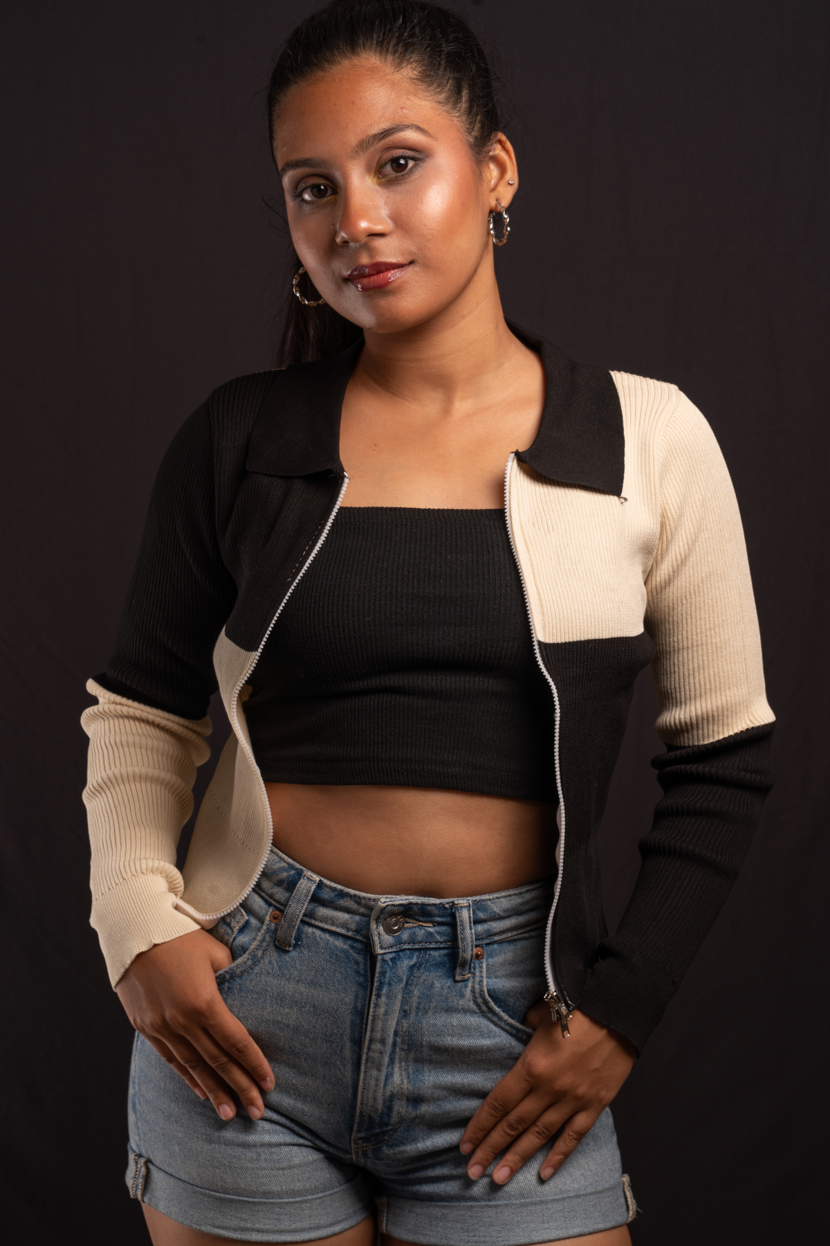 Noir Beige Block Zip Top